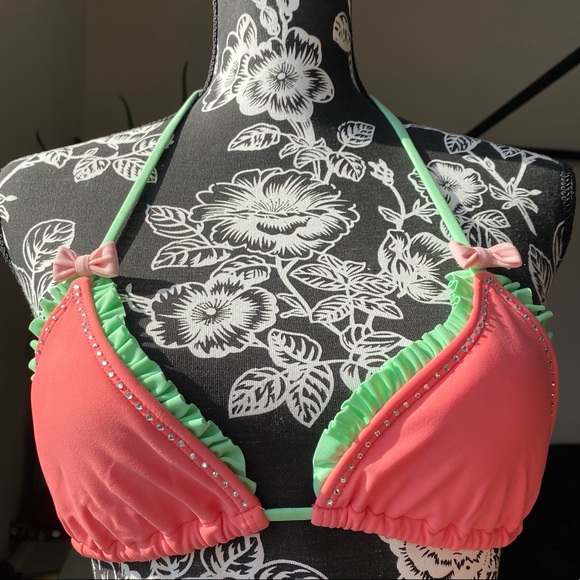 Luli Fama Corazon De Melon bikini - Picture 2 of 16